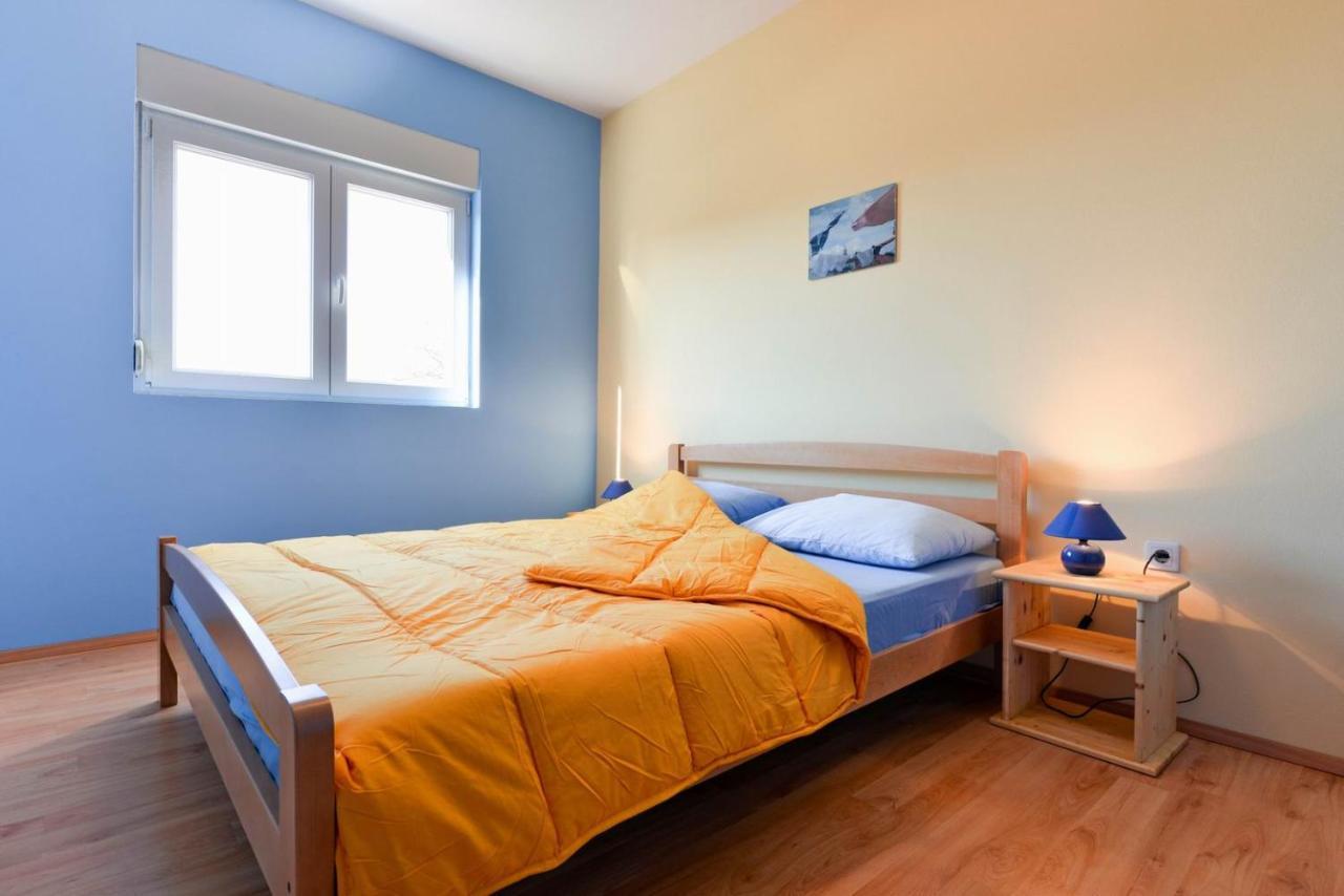 Paklina Apartments Starigrad Paklenica Bagian luar foto