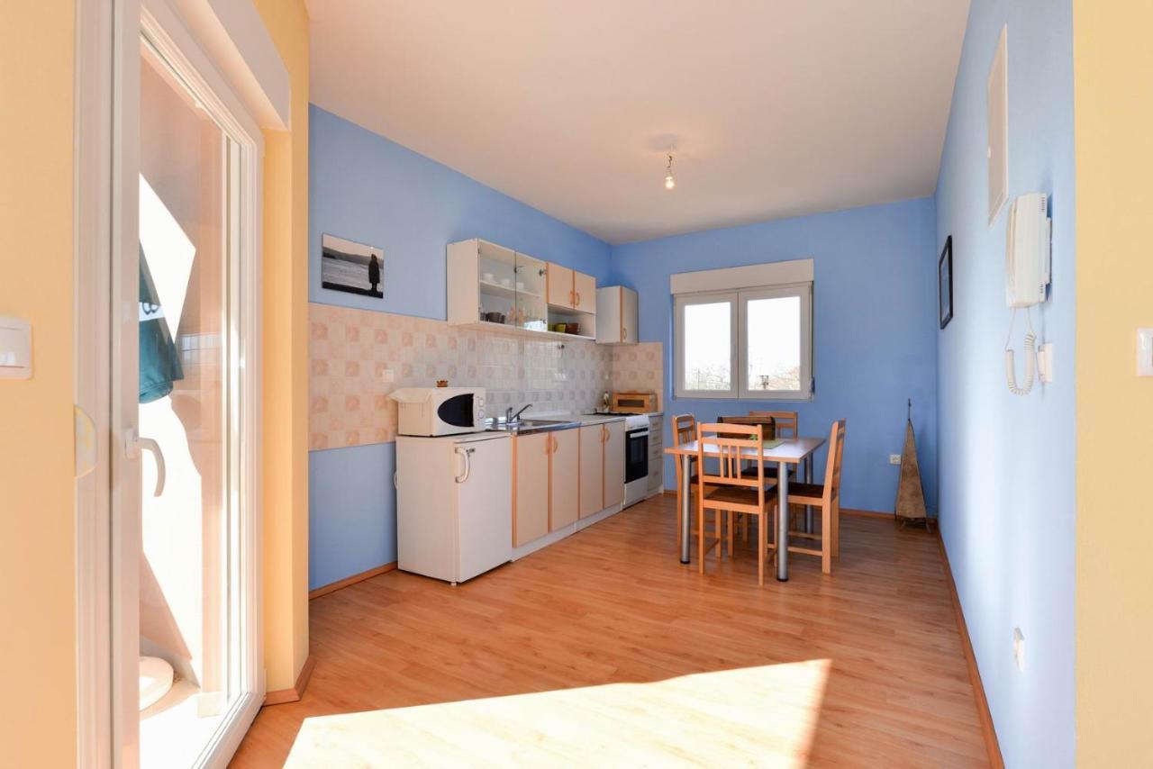 Paklina Apartments Starigrad Paklenica Bagian luar foto