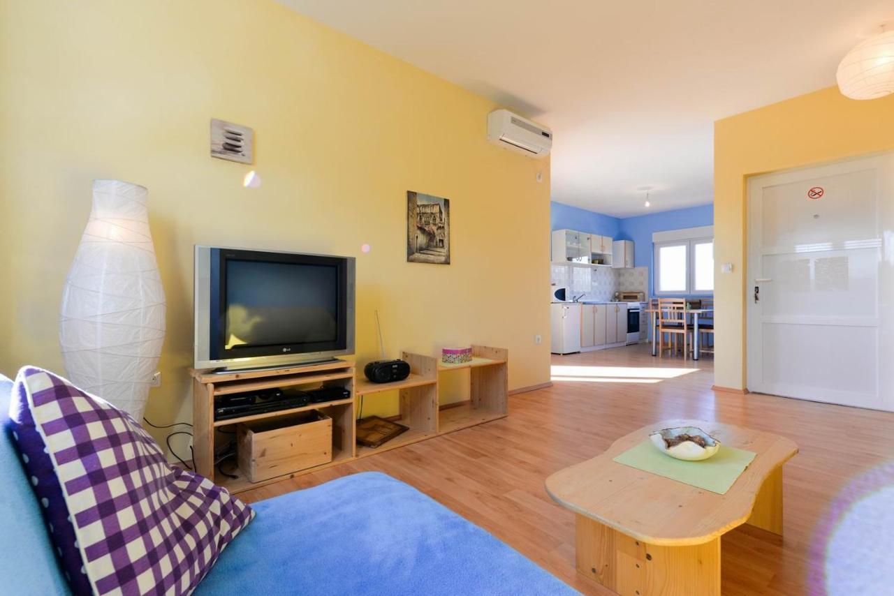 Paklina Apartments Starigrad Paklenica Bagian luar foto