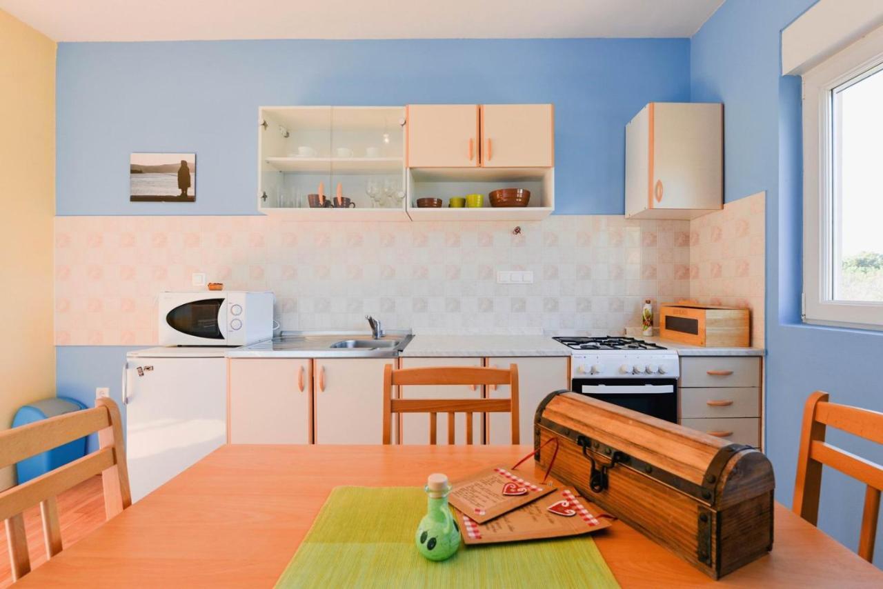 Paklina Apartments Starigrad Paklenica Bagian luar foto